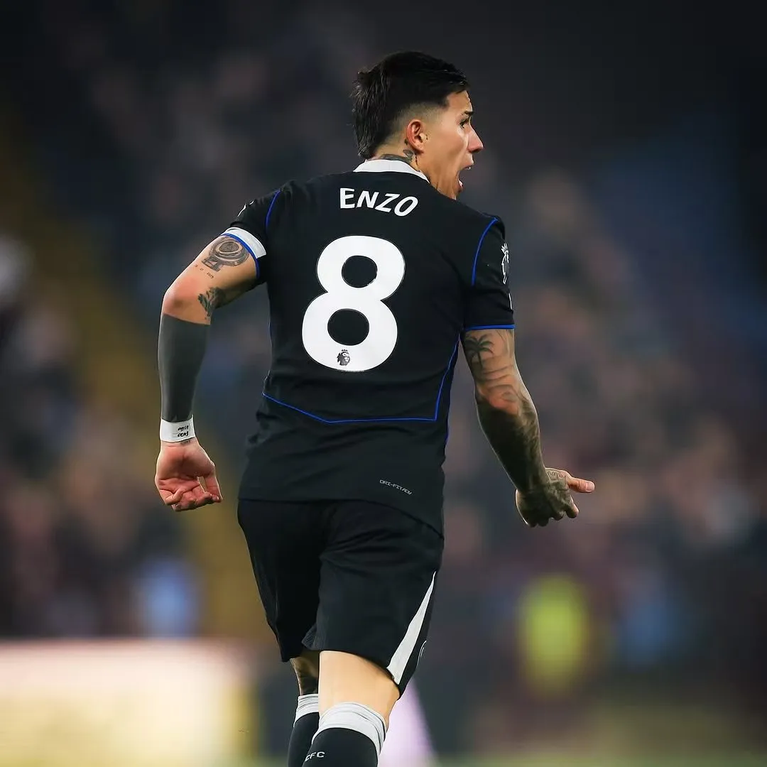 开云-贡献一次助攻，恩佐赛后更新社媒，发布图集庆祝胜利